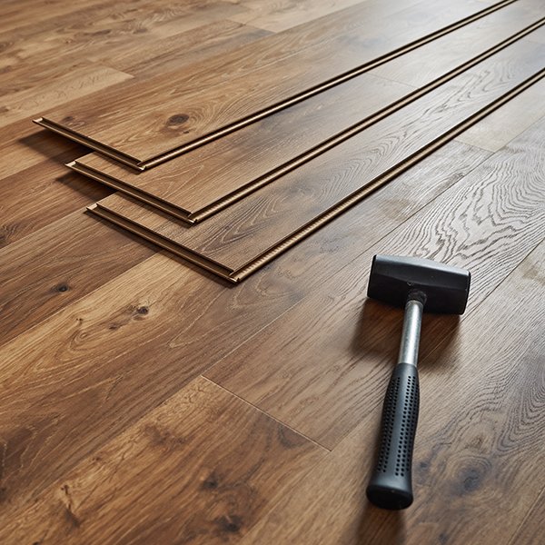  <span class="lte-header lte-h6"> MATERIALES Y ACABADOS </span> 